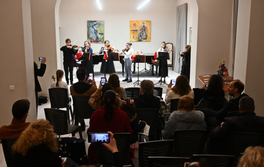 Συνεχίζονται οι γιορτινές εκδηλώσεις του Δήμου Πατρέων: Γιορτή για τα παιδιά και πλούσιο πρόγραμμα έως τα Χριστούγεννα ΦΩΤΟ