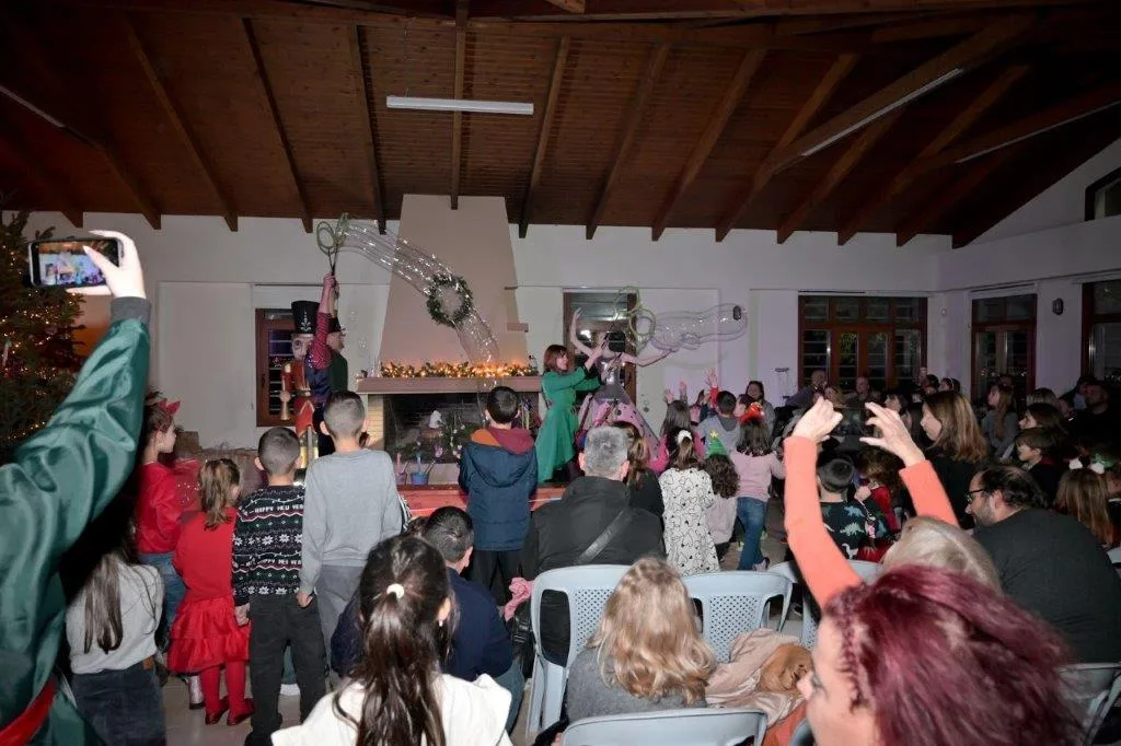 Συνεχίζονται οι γιορτινές εκδηλώσεις του Δήμου Πατρέων: Γιορτή για τα παιδιά και πλούσιο πρόγραμμα έως τα Χριστούγεννα ΦΩΤΟ