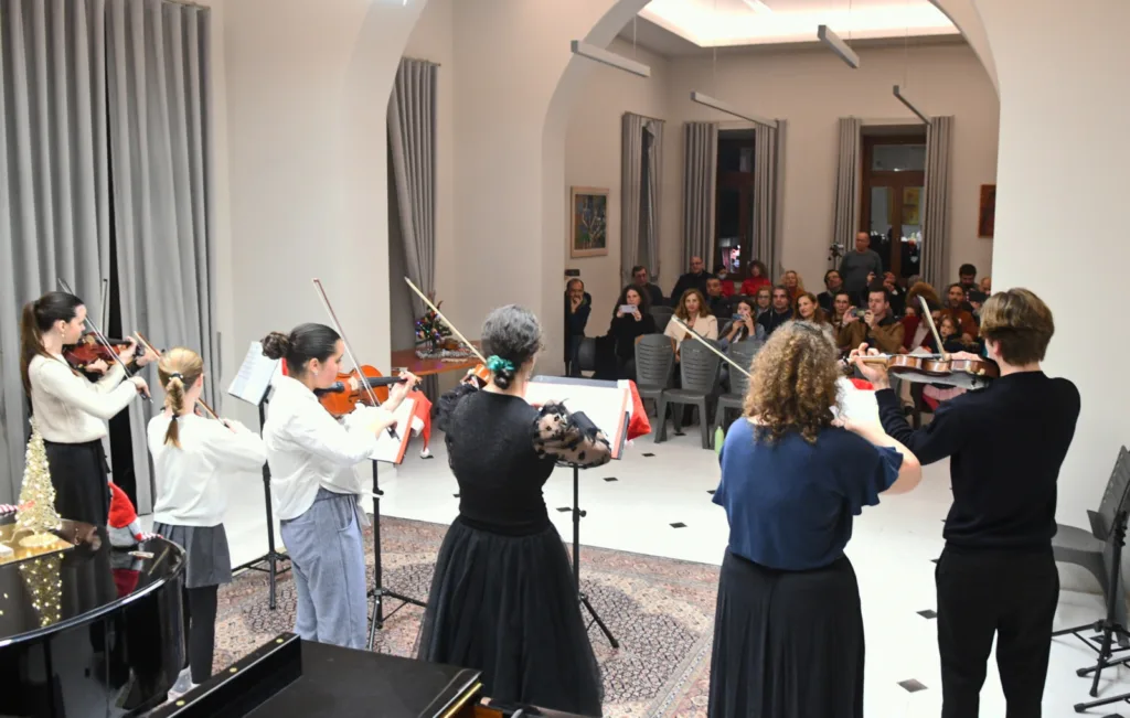 Συνεχίζονται οι γιορτινές εκδηλώσεις του Δήμου Πατρέων: Γιορτή για τα παιδιά και πλούσιο πρόγραμμα έως τα Χριστούγεννα ΦΩΤΟ