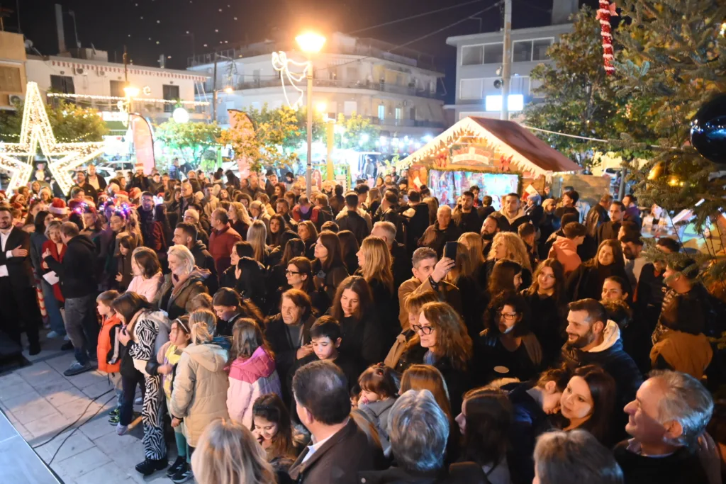 Δυτική Αχαΐα: Λαμπερό άναμμα δέντρου στην Κάτω Αχαΐα μέσα σε συγκίνηση και μήνυμα ελπίδας ΦΩΤΟ