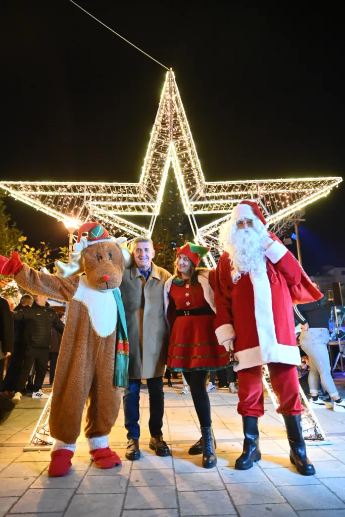 Δυτική Αχαΐα: Λαμπερό άναμμα δέντρου στην Κάτω Αχαΐα μέσα σε συγκίνηση και μήνυμα ελπίδας ΦΩΤΟ Δυτική Αχαΐα: Λαμπερό άναμμα δέντρου στην Κάτω Αχαΐα μέσα σε συγκίνηση και μήνυμα ελπίδας ΦΩΤΟ