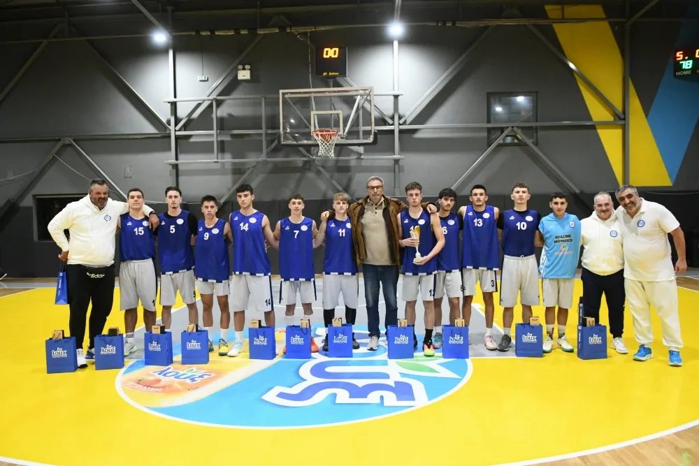 Γιορτή αθλητισμού στην Πάτρα: Χριστουγεννιάτικο τουρνουά ποδοσφαίρου στα Ζαρουχλέικα και τιμητικό τουρνουά μπάσκετ στη μνήμη του Νίκου Μοίραλη ΦΩΤΟ