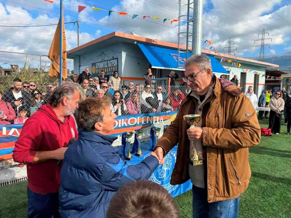 Γιορτή αθλητισμού στην Πάτρα: Χριστουγεννιάτικο τουρνουά ποδοσφαίρου στα Ζαρουχλέικα και τιμητικό τουρνουά μπάσκετ στη μνήμη του Νίκου Μοίραλη ΦΩΤΟ