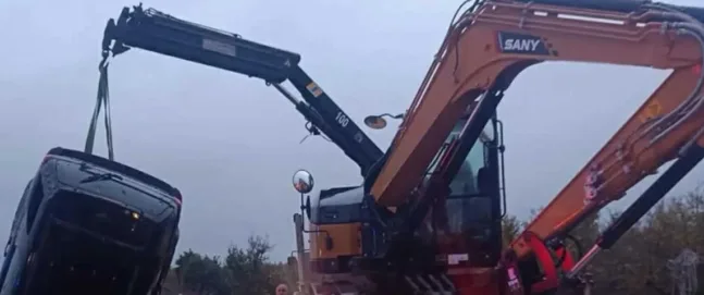 Υπόθεση θρίλερ με Αυτοκίνητο που βρέθηκε αναποδογυρισμένο σε κανάλι! ΦΩΤΟ