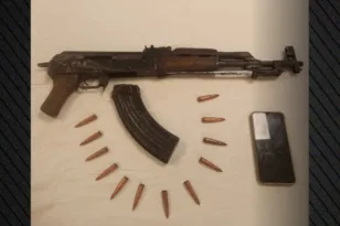 Η Αστυνομία συνέλαβε 20χρονο στο ΚΤΕΛ Αθήνας, ο οποίος κουβαλούσε καλάσνικοφ!