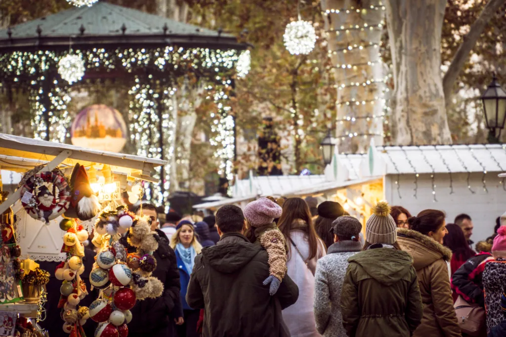 10 ευρωπαϊκοί προορισμοί όπου τα Χριστούγεννα ζωντανεύουν σαν παραμύθι