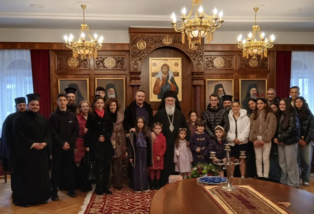 Ευχές προς τον Σεβασμιώτατο Μητροπολίτη Καλαβρύτων και Αιγιαλείας κ. Ιερώνυμο ενόψει Χριστουγέννων, ΦΩΤΟ