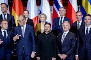 Διπλωματικός «πυρετός» για τη λήξη του πολέμου Ρωσίας-Ουκρανίας: Οι εγγυήσεις ασφαλείας και το «αγκάθι» του Ντονμπάς