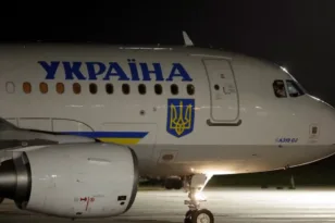 Το αεροσκάφος του Βολοντίμιρ Ζελένσκι έγινε στόχος τεσσάρων στρατιωτικών drones