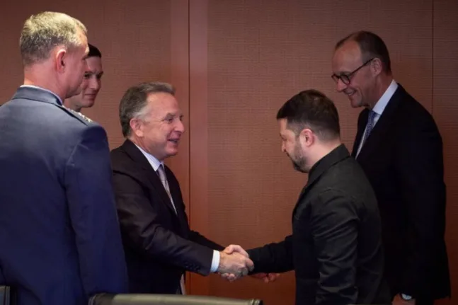 Ειρηνευτικό σχέδιο 20 σημείων: Δύο ώρες κράτησε η συνάντηση Ζελένσκι με τους Γουίτκοφ - Κούσνερ στο Βερολίνο