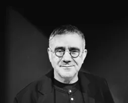 Γιώργος Ζαμπουλάκης: «Στόχος μου, ένα συμφωνικό έργο» - Νέα παράσταση από το ΔΗΠΕΘΕ Πάτρας