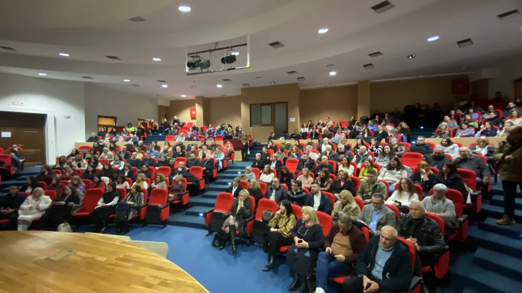 Κοπή Πρωτοχρονιάτικης πίτας των υπαλλήλων του Δήμου Αιγιαλείας