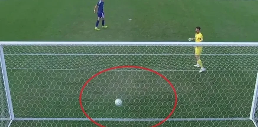Ασία: Πανηγύρισε το πέναλτι που απέκρουσε, αλλά η μπάλα κατέληξε στα δίχτυα και έγινε viral η«γκάφα» του, ΒΙΝΤΕΟ