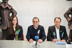 Πατρινό Καρναβάλι 2026: Γιορτή με αιχμές, επίθεση Πελετίδη σε ΥΠΠΟ και Φωτήλα