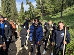 Ξεκίνησε η αναδάσωση στα καμμένα του Γηροκομειού - Την αρχή έκανε η ΝΕΠ