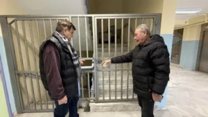 Πάτρα: 114 μαθητές στοιβάζονται και οι χώροι ρημάζουν Πάτρα: 114 μαθητές στοιβάζονται και οι χώροι ρημάζουν