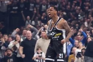 Παίκτης της ΑΕΚ ο Τζέιμς Νάναλι: «Είμαι χαρούμενος που θα συμμετάσχω στην αναγέννηση της ΑΕΚ»