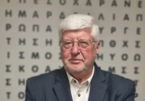 Ο Πρέσβης επί τιμή Αλέξανδρος Μαλλιάς μιλάει στην «Π»: «Ελλάδα απέναντι Αλβανίας: Λόγια μόνο»