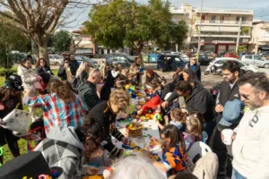 Πατρινό Καρναβάλι 2026: Πλημμύρισε από κόσμο η Πλατεία Ντε Μιράντα για τη 2η Καρναβαλούπολη ΦΩΤΟ