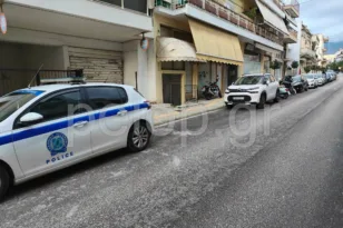 Πάτρα – Συναγερμός στα Προσφυγικά: Άνδρας απειλούσε να αυτοκτονήσει από ταράτσα