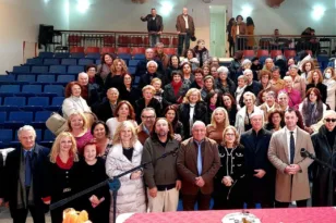 Εκοψαν την πίτα τους τα ΚΑΠΗ Αιγίου στο «Αλέκος Μέγαρης» ΦΩΤΟΓΡΑΦΙΕΣ