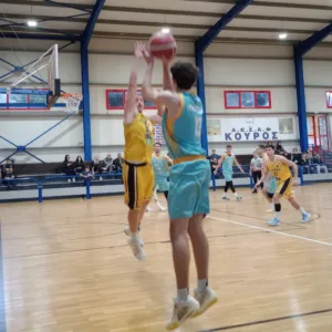 Η Ενωση δεύτερο σερί διπλό, με «βροχή» τριπόντων στη Σαρωνίδα