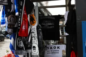 Η αλληλεγγύη των οπαδών, ο θάνατος των 7 παλικαριών του ΠΑΟΚ ένωσε όλες τις ομάδες, κασκόλ Ολυμπιακού, Παναθηναϊκού, Άρη, ΑΕΚ στην Τούμπα, ΦΩΤΟ