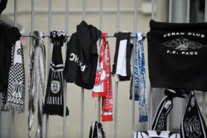 Η αλληλεγγύη των οπαδών, ο θάνατος των 7 παλικαριών του ΠΑΟΚ ένωσε όλες τις ομάδες, κασκόλ Ολυμπιακού, Παναθηναϊκού, Άρη, ΑΕΚ στην Τούμπα, ΦΩΤΟ