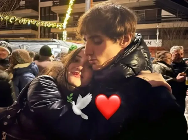 Ελβετία: Νεκρή η 15χρονη Αλίκη Καλλέργη, ταυτοποιήθηκαν δυο αδελφές ελληνικής καταγωγής ΦΩΤΟ Η τελευταία φωτογραφία της 15χρονης με τον αδελφό της την Πρωτοχρονια πριν την τραγωδία