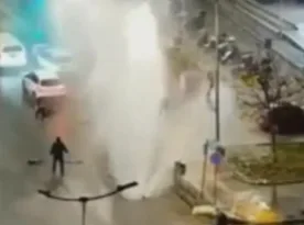 Τραυματισμός εργατών από «έκρηξη» αγωγού νερού στη Θεσσαλονίκη ΒΙΝΤΕΟ