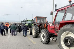 Αγρότες Αχαΐας: Αποχώρησαν και οι τελευταίοι από το μπλόκο της Εγλυκάδας