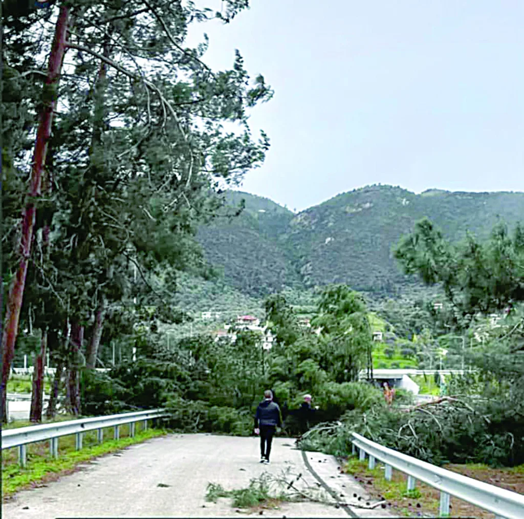 Στο έλεος του Θεού όλη η Αιγιάλεια: Αναστάτωση και λαχτάρα λόγω της σφοδρής κακοκαιρίας