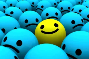 Υπάρχει μόνο η μοναχική αισιοδοξία...