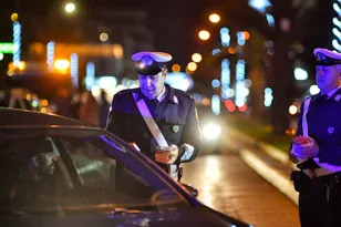 Κορδελιό: Τα 'χε πιει, δεν σταμάτησε σε έλεγχο της Αστυνομίας και βρέθηκε με χειροπέδες