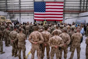 Απομακρύνεται προσωπικό από την αμερικάνικη βάση Αλ Ουντέιντ στο Κατάρ