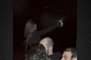 Η ΕΛΑΣ ερευνά βίντεο που δείχνει την αστυνομικό να πυροβολεί άσκοπα σε γλέντι