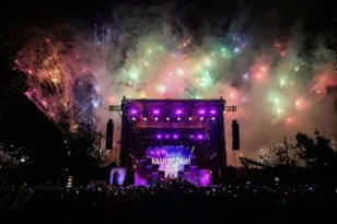 Με drones και αθόρυβα πυροτεχνήματα η Αθήνα υποδέχθηκε το 2026 ΦΩΤΟ