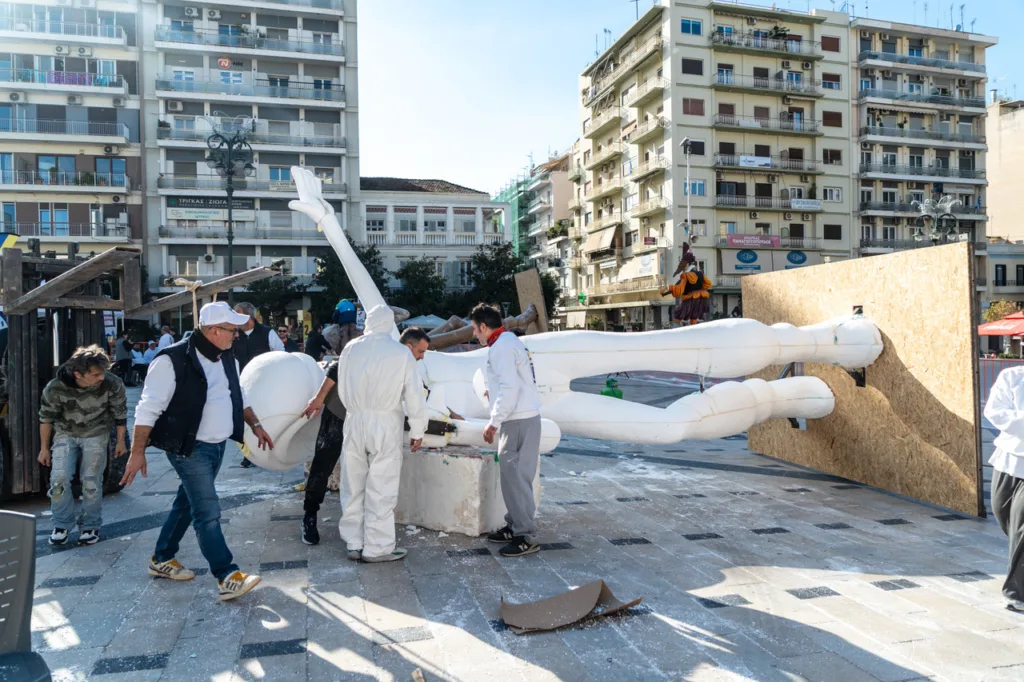 Carni-LAB στην Πλατεία Γεωργίου: Το Καρναβάλι στήνει ανοιχτό εργαστήρι στο κέντρο της Πάτρας ΦΩΤΟ