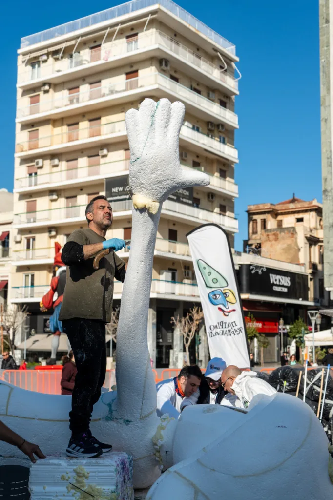 Carni-LAB στην Πλατεία Γεωργίου: Το Καρναβάλι στήνει ανοιχτό εργαστήρι στο κέντρο της Πάτρας ΦΩΤΟ
