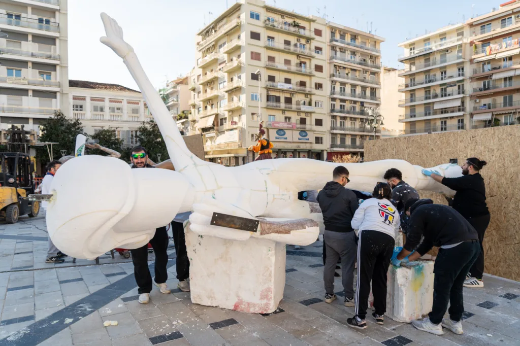 Carni-LAB στην Πλατεία Γεωργίου: Το Καρναβάλι στήνει ανοιχτό εργαστήρι στο κέντρο της Πάτρας ΦΩΤΟ