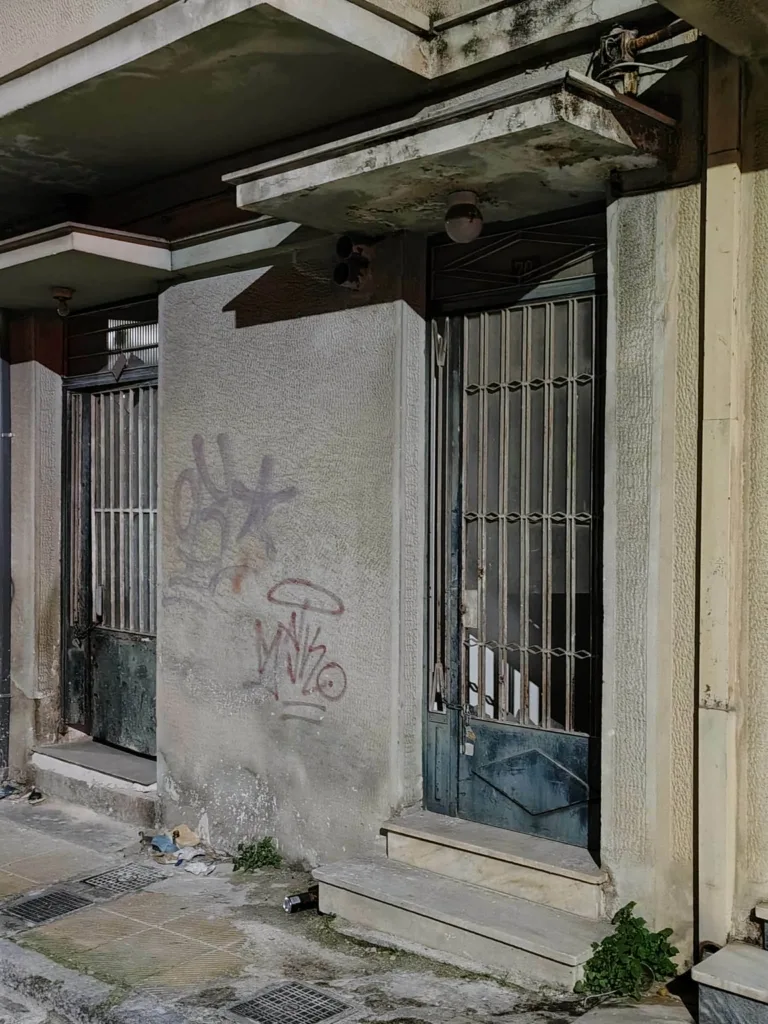 Πάτρα- Kυνήγι φαντασμάτων στο Σκαγιοπούλειο: Τι κρύβεται στην Ιεροθέου και Σολωμού; ΦΩΤΟ