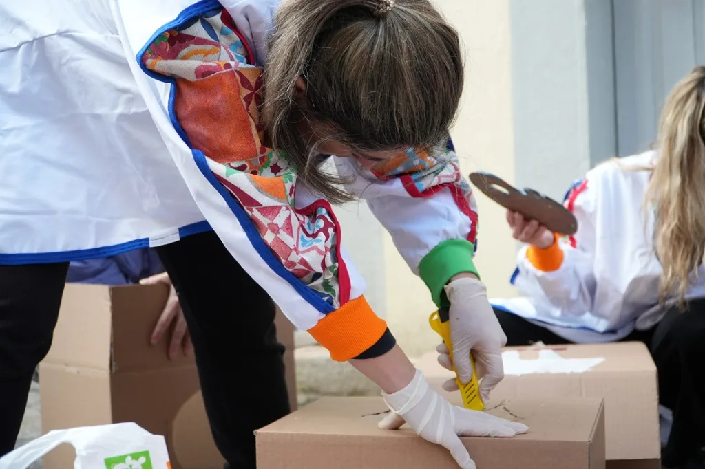 Cubbez: Καρναβαλική πρεμιέρα στον νέο πεζόδρομο της Μαιζώνος με τα πληρώματα του Κρυμμένου Θησαυρού Cubbez: Καρναβαλική πρεμιέρα στον νέο πεζόδρομο της Μαιζώνος με τα πληρώματα του Κρυμμένου Θησαυρού