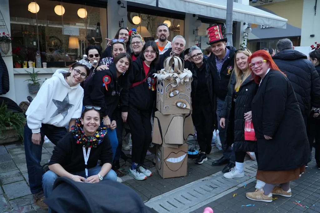 Cubbez: Καρναβαλική πρεμιέρα στον νέο πεζόδρομο της Μαιζώνος με τα πληρώματα του Κρυμμένου Θησαυρού