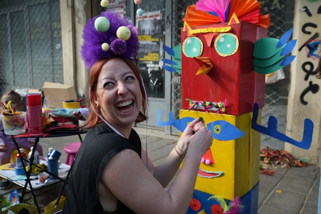 Cubbez: Καρναβαλική πρεμιέρα στον νέο πεζόδρομο της Μαιζώνος με τα πληρώματα του Κρυμμένου Θησαυρού