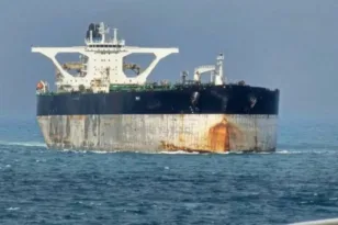 Η Ρωσία στέλνει υποβρύχιο για τη συνοδεία δεξαμενόπλοιου που καταδιώκουν οι ΗΠΑ ανοικτά της Βενεζουέλας ΒΙΝΤΕΟ