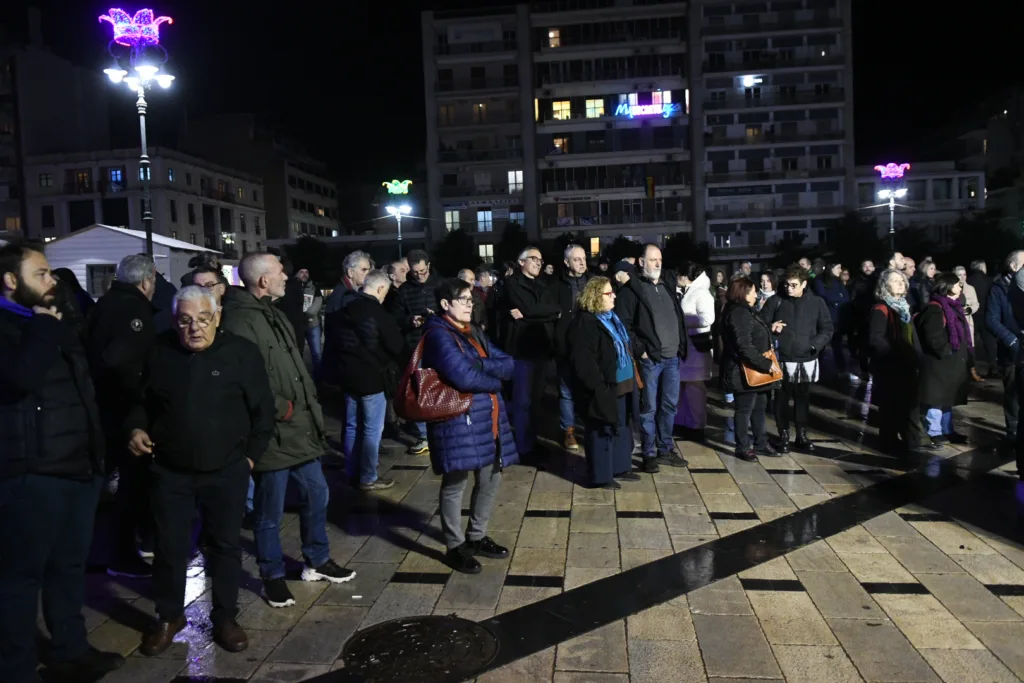 Πάτρα: Κινητοποίηση κατά της κατάργησης των Σχολικών Επιτροπών – «Λουκέτο στις ανάγκες των παιδιών δεν θα βάλουμε»