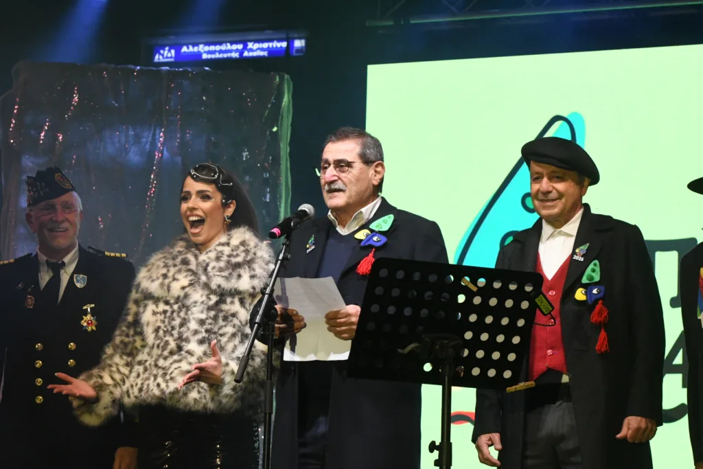 Εντυπωσιακή έναρξη για το Πατρινό Καρναβάλι 2026: Δείτε πολλές ΦΩΤΟ