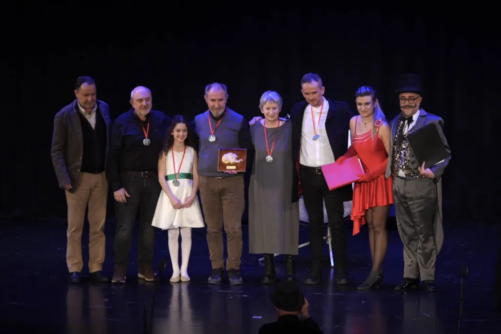 Πατρινό καρναβάλι 2026: Με σάτιρα, συγκίνηση και χειροκρότημα άνοιξε ο «Μώμος ο Πατρεύς» στο Πάνθεον