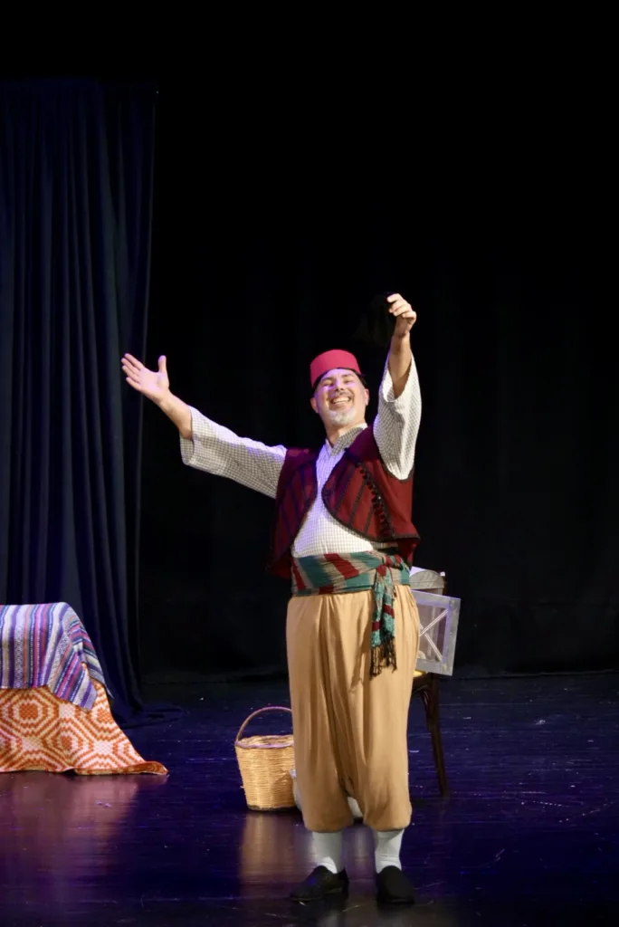 Πατρινό καρναβάλι 2026: Με σάτιρα, συγκίνηση και χειροκρότημα άνοιξε ο «Μώμος ο Πατρεύς» στο Πάνθεον