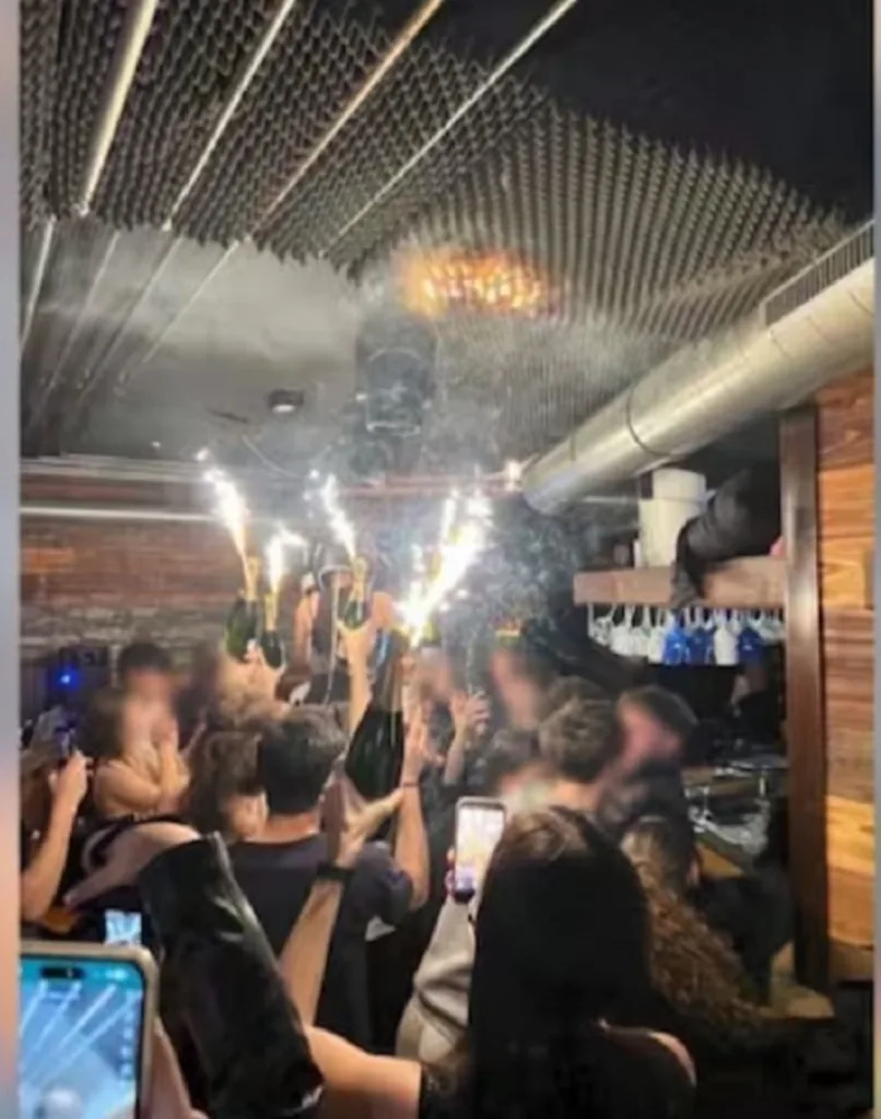 Φονική πυρκαγιά - Ελβετία: 16χρονος Ιταλός το πρώτο ταυτοποιημένο θύμα, γονείς αναζητούν τα παιδιά τους ΦΩΤΟ - ΒΙΝΤΕΟ Φονική πυρκαγιά - Ελβετία: 16χρονος Ιταλός το πρώτο ταυτοποιημένο θύμα, γονείς αναζητούν τα παιδιά τους ΦΩΤΟ - ΒΙΝΤΕΟ